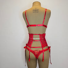 Cargar imagen en el visor de la galería, Cajita Love