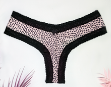 Cargar imagen en el visor de la galería, CHEEKIES FRESA TIGRE ROSA