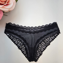 Cargar imagen en el visor de la galería, CHEEKIES FRESA
