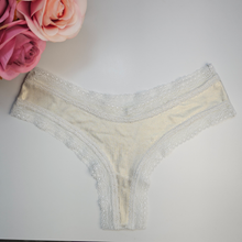 Cargar imagen en el visor de la galería, CHEEKIES FRESA
